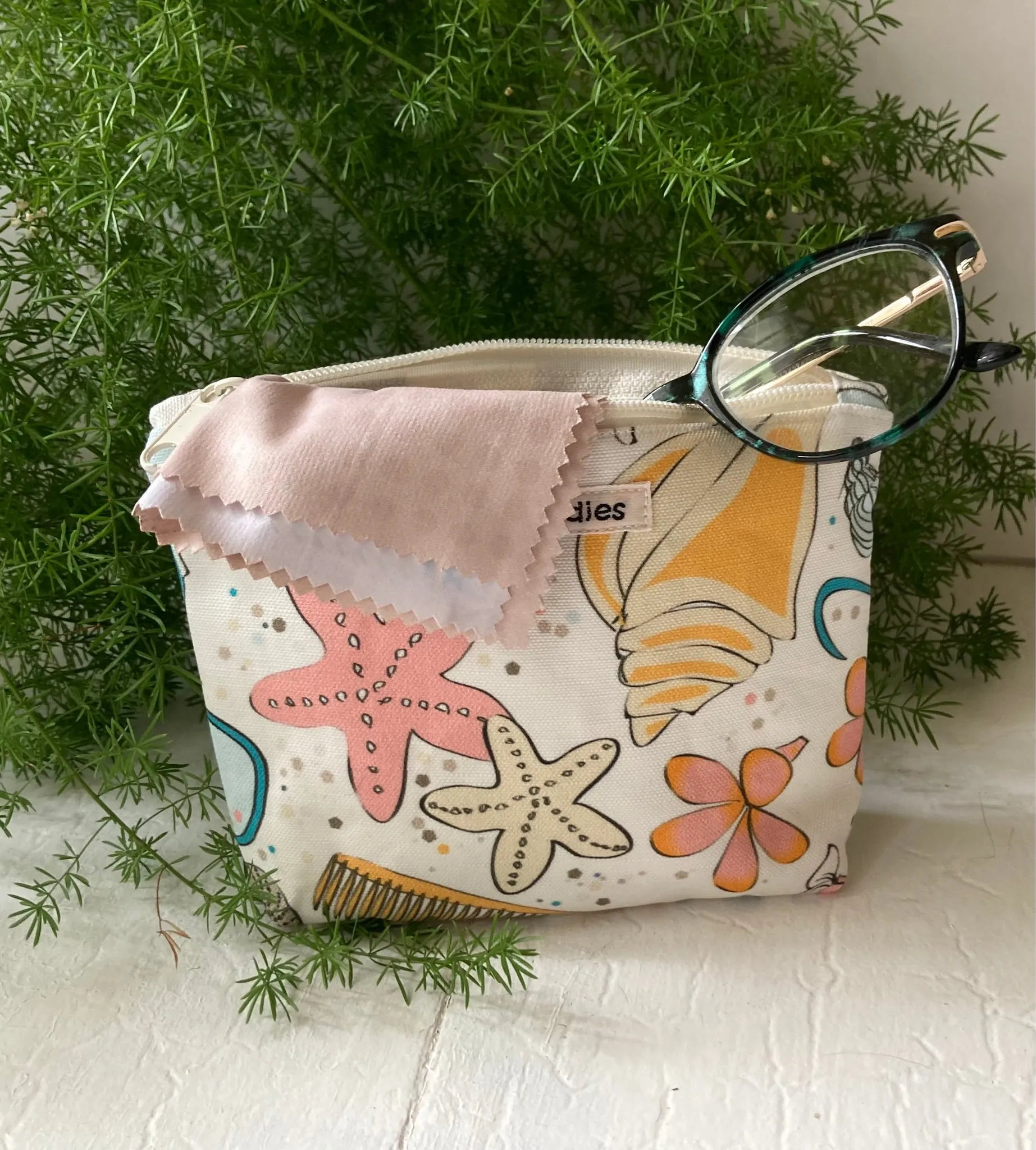BEAUTY BAG - What's in my bag