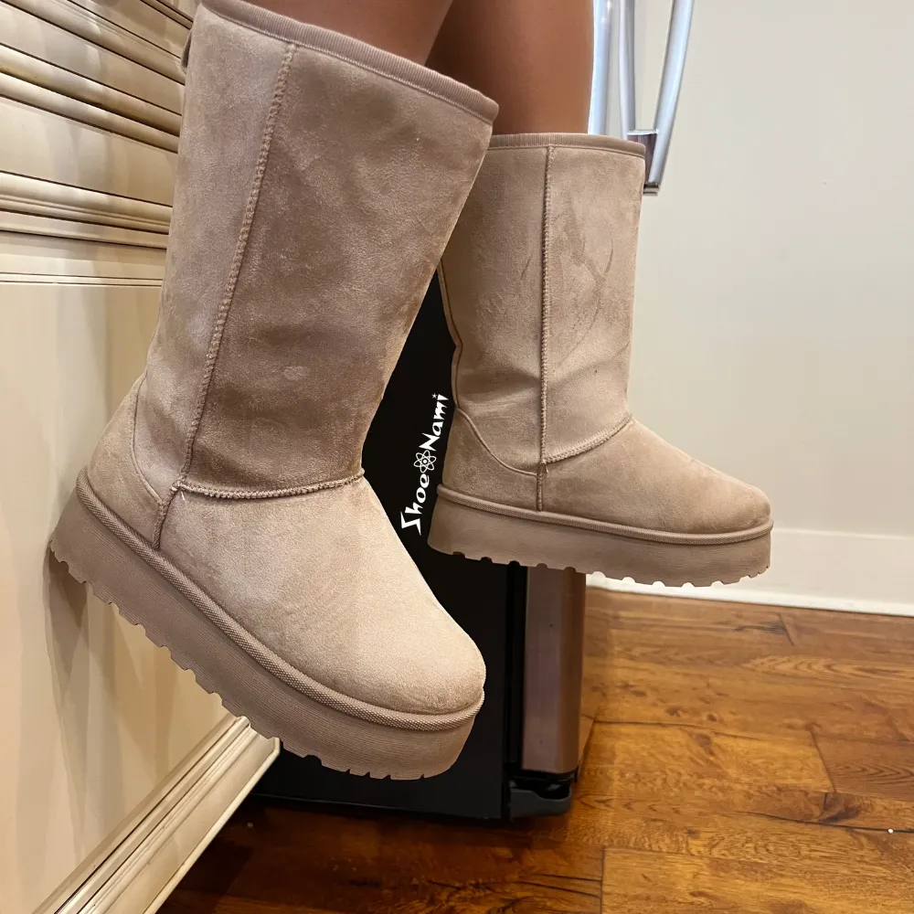 BRIGHAM-27 Taupe