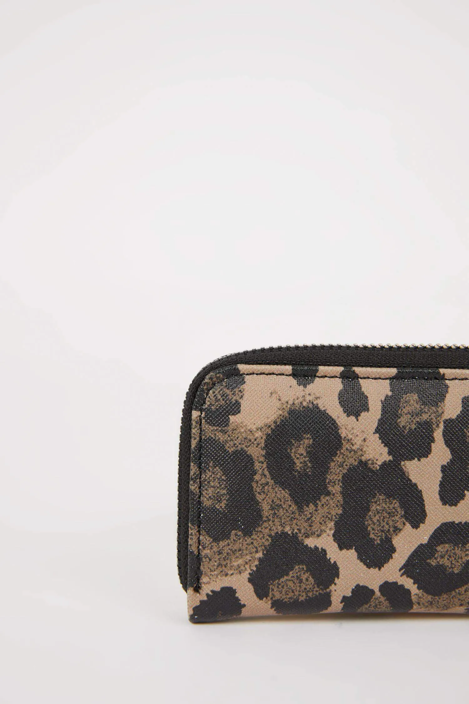 Female Leopard Patterned Coin Wallet