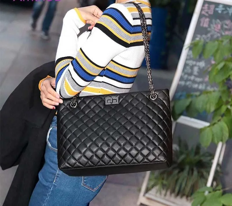 Guvanni Lex Luxury Quilt Handbags