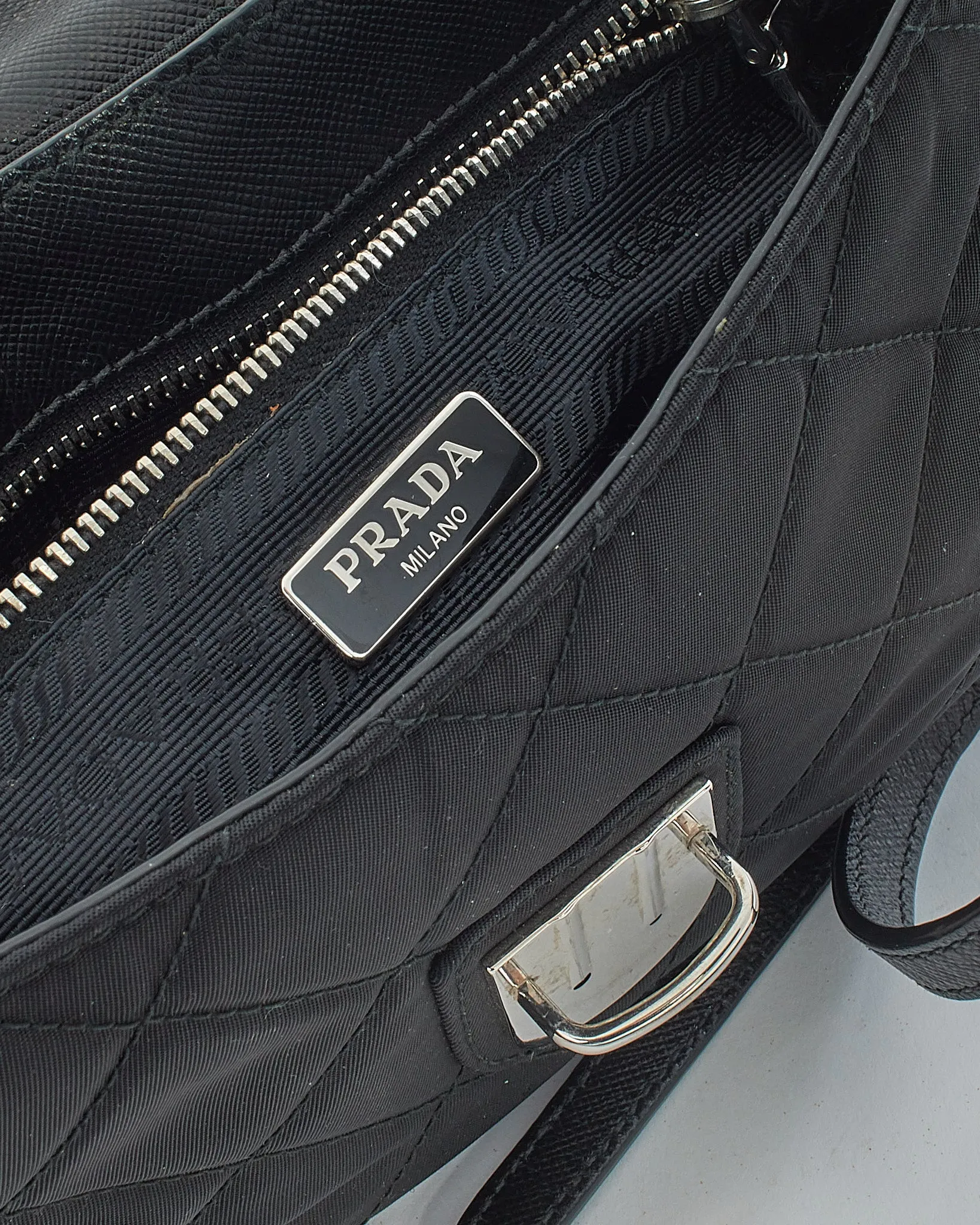 Prada Black Nylon Nylon Tessuto Impuntu Pushlock Buckle Crossbody Bag