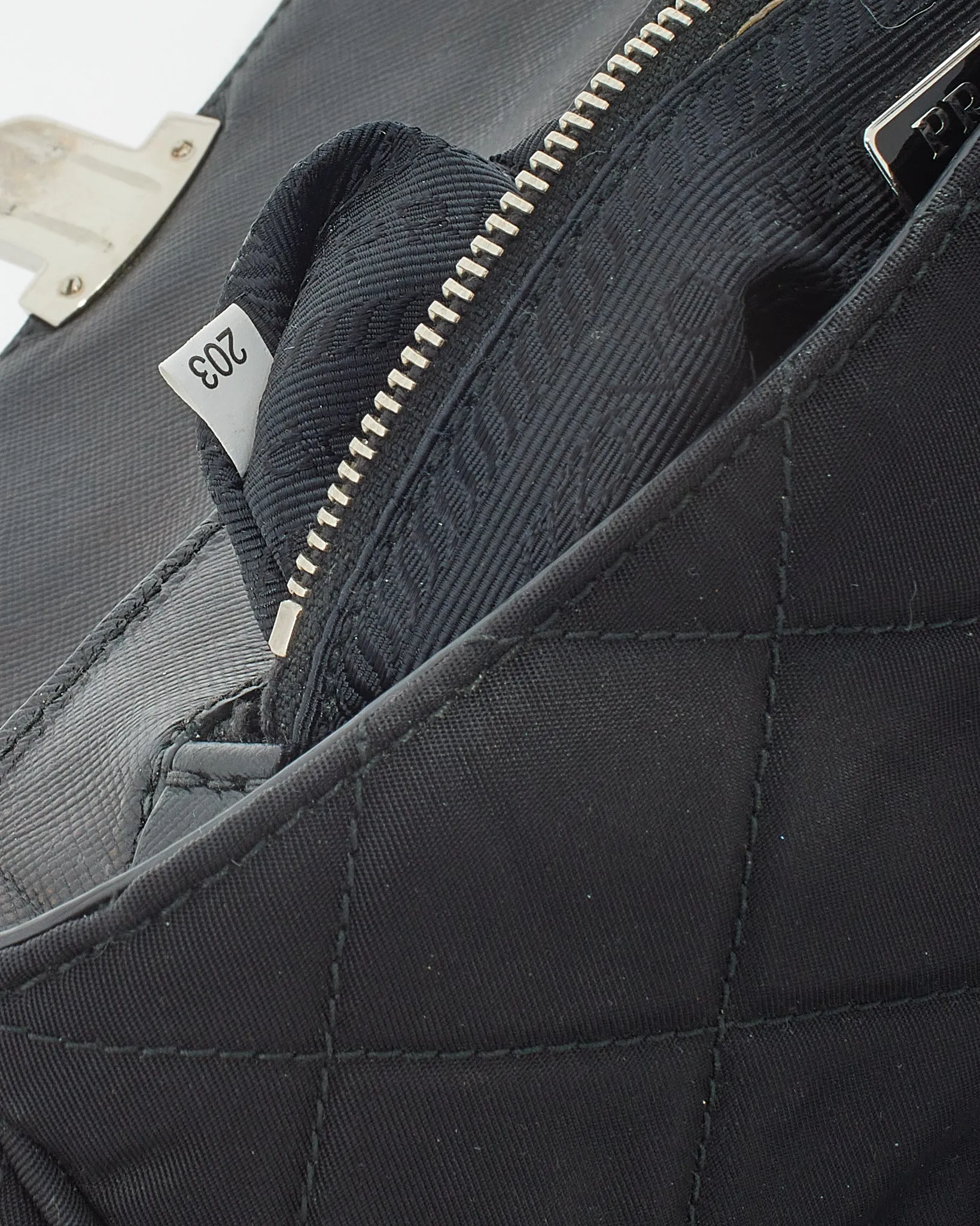 Prada Black Nylon Nylon Tessuto Impuntu Pushlock Buckle Crossbody Bag