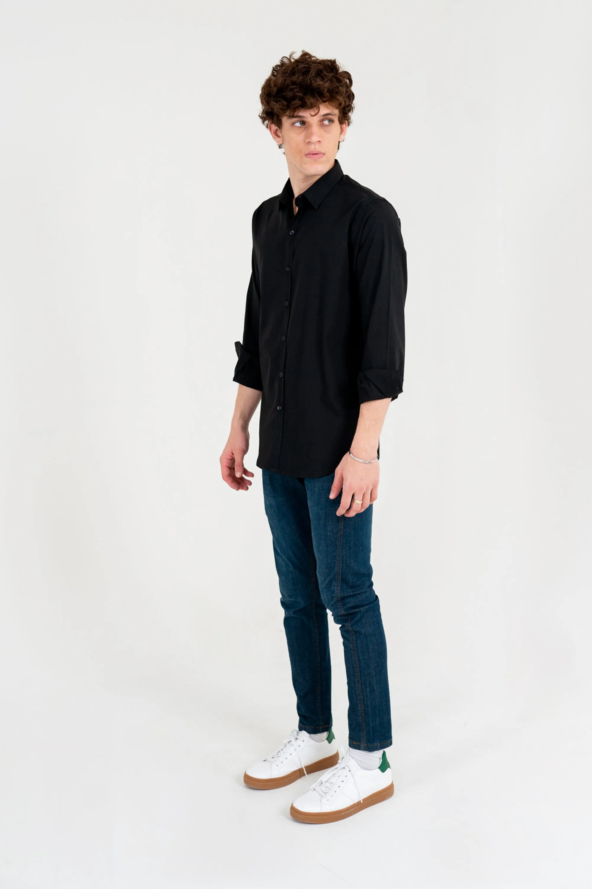 Quo Black Shirt