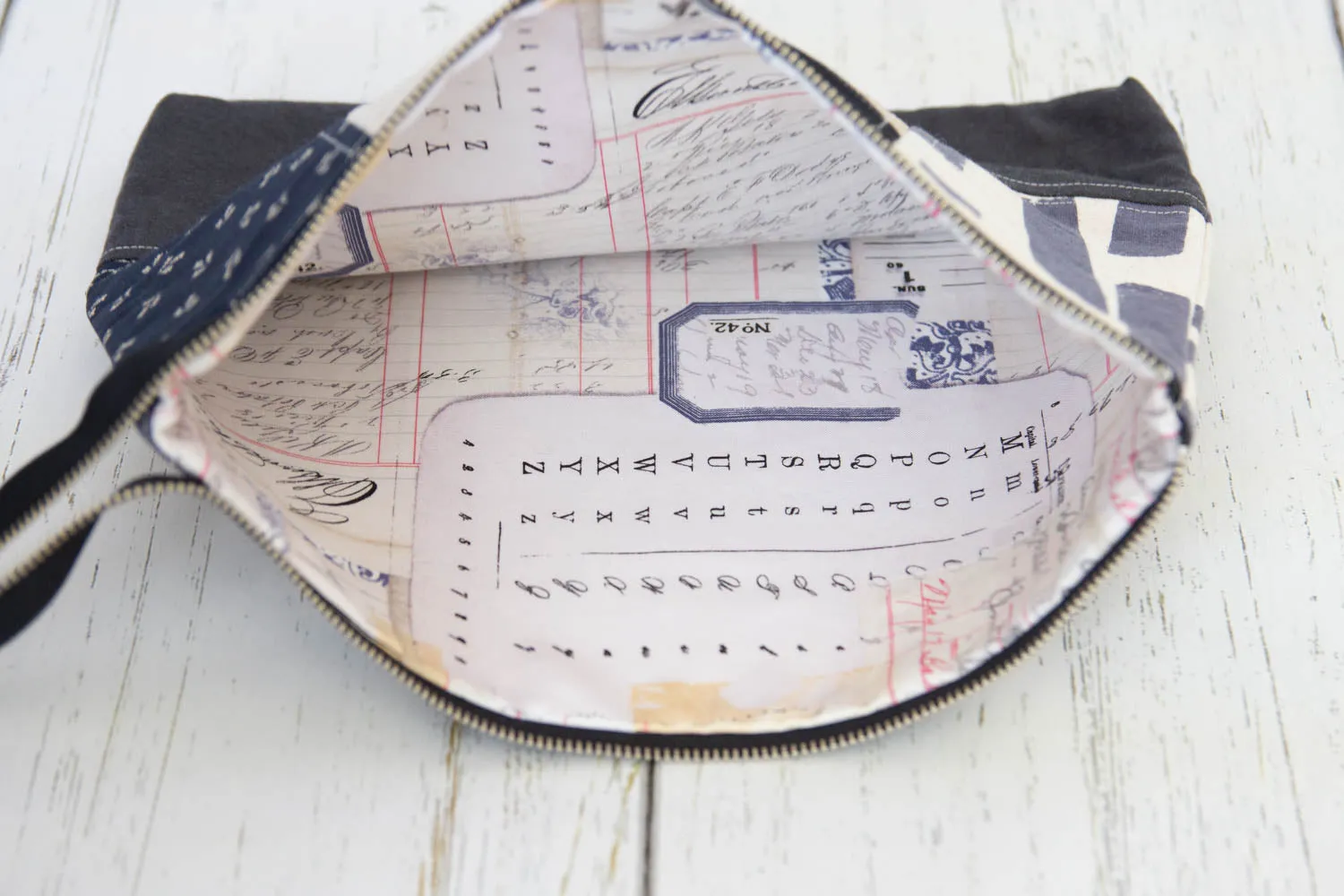 Simple pieced bags to store your projects or table!