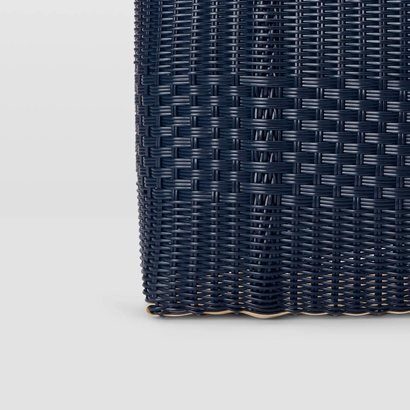 SMALL HANDWOVEN LACE PLASTIC : MIDNIGHT BLUE