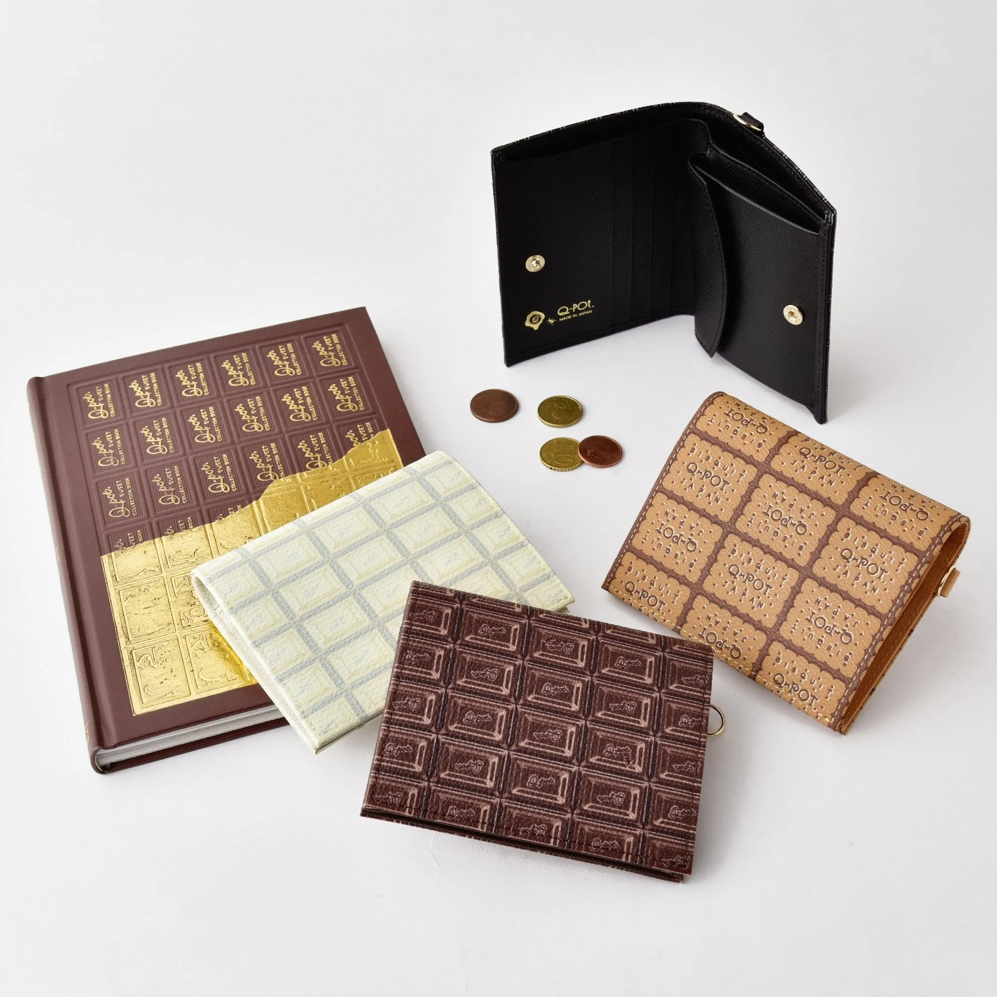 Strawberry Chocolate Leather Flap Short Wallet【Japan Jewelry】
