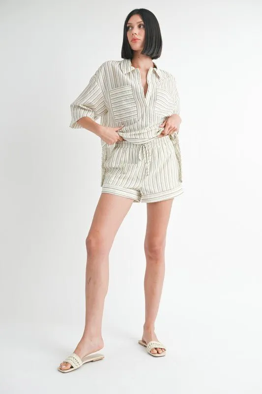 STRIPPED SHORTS WITH WAIST TIE