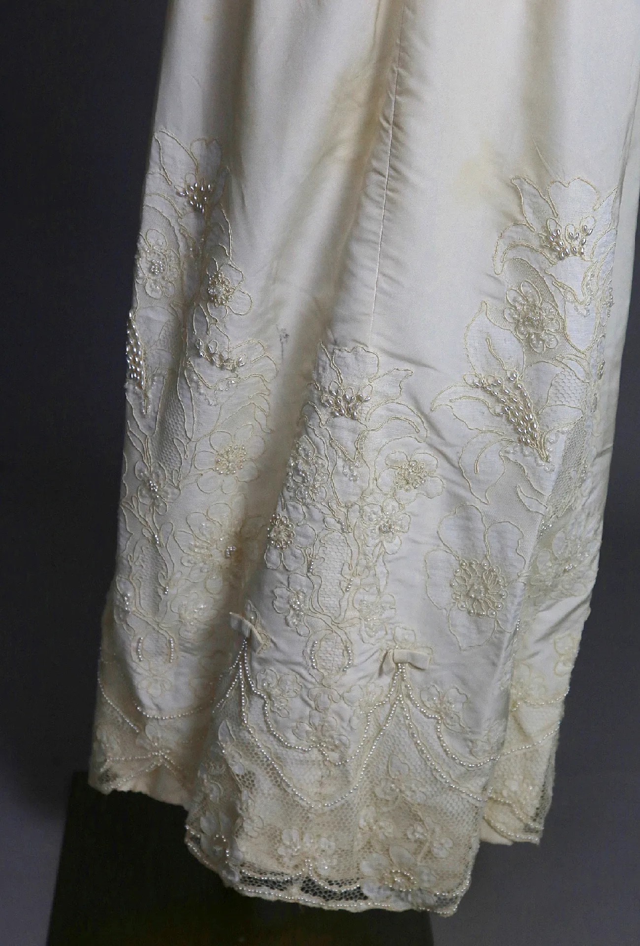 Vintage 60s wedding dress ivory silk w beaded lace retro bridal dress S Small