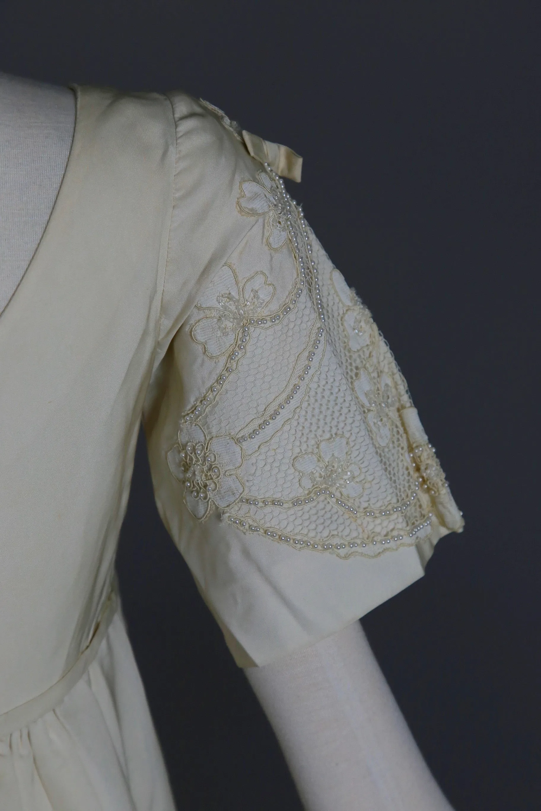 Vintage 60s wedding dress ivory silk w beaded lace retro bridal dress S Small